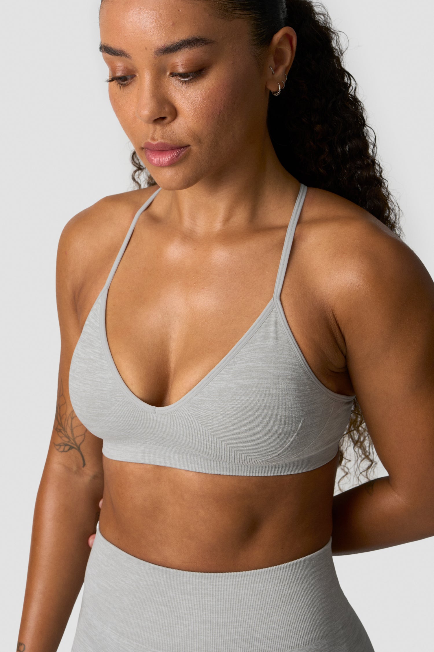 ICIW - Smooth Seamless Strappy Sports Bra