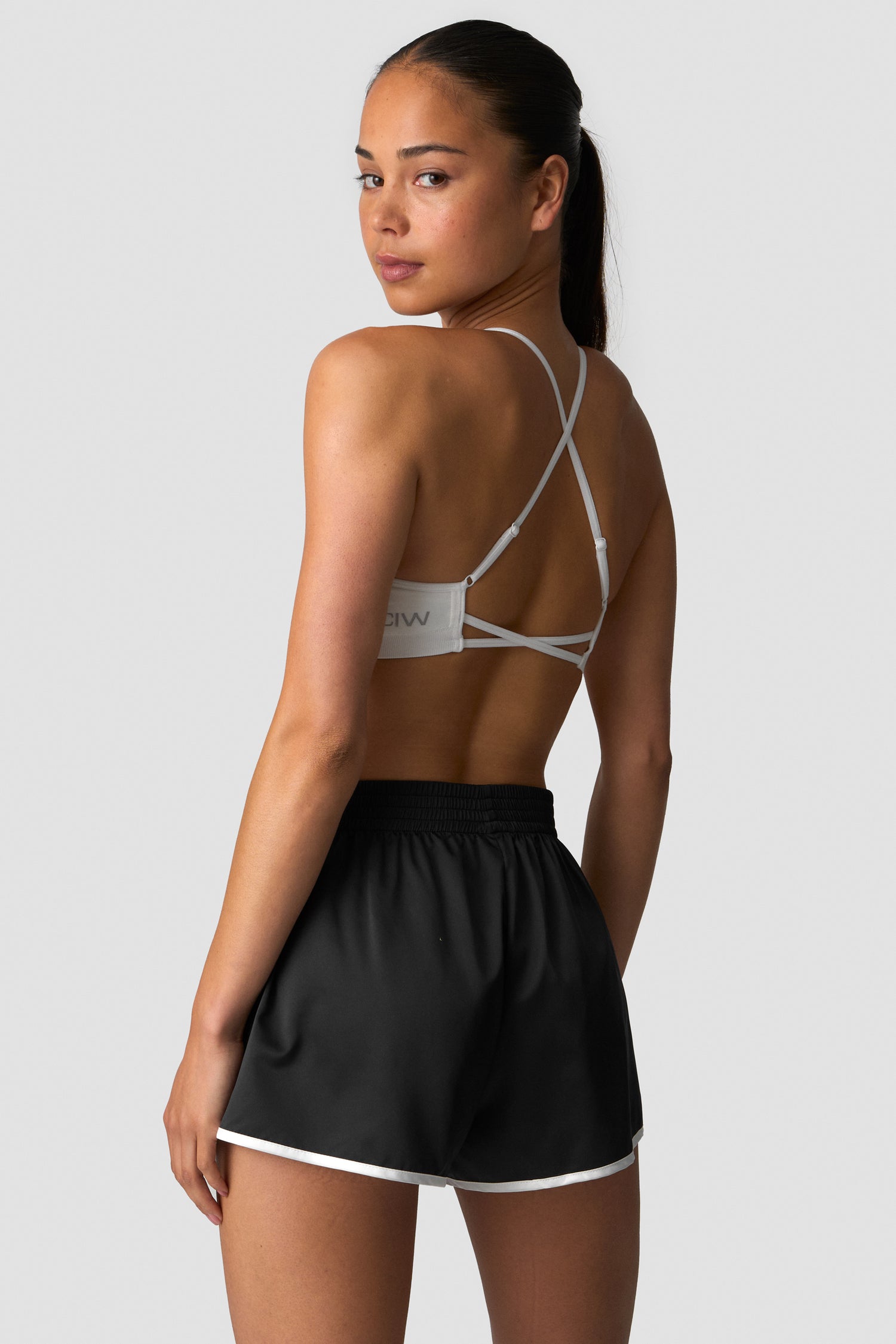 ICIW - Smooth Seamless Strappy Sports Bra